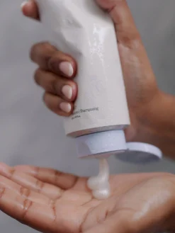 Breezy Weightless Shampoo